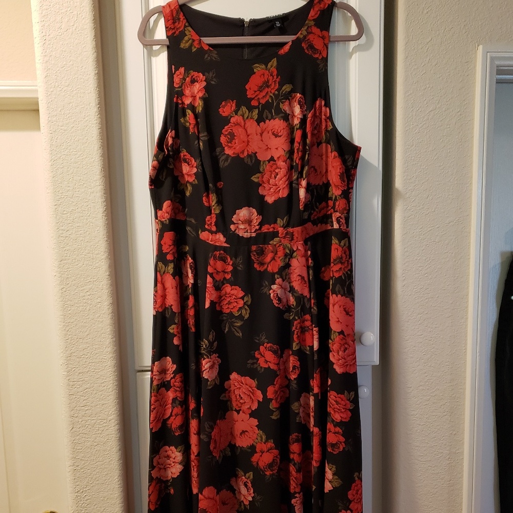 Never Worn - Torrid Georgette Floral Maxi Dress